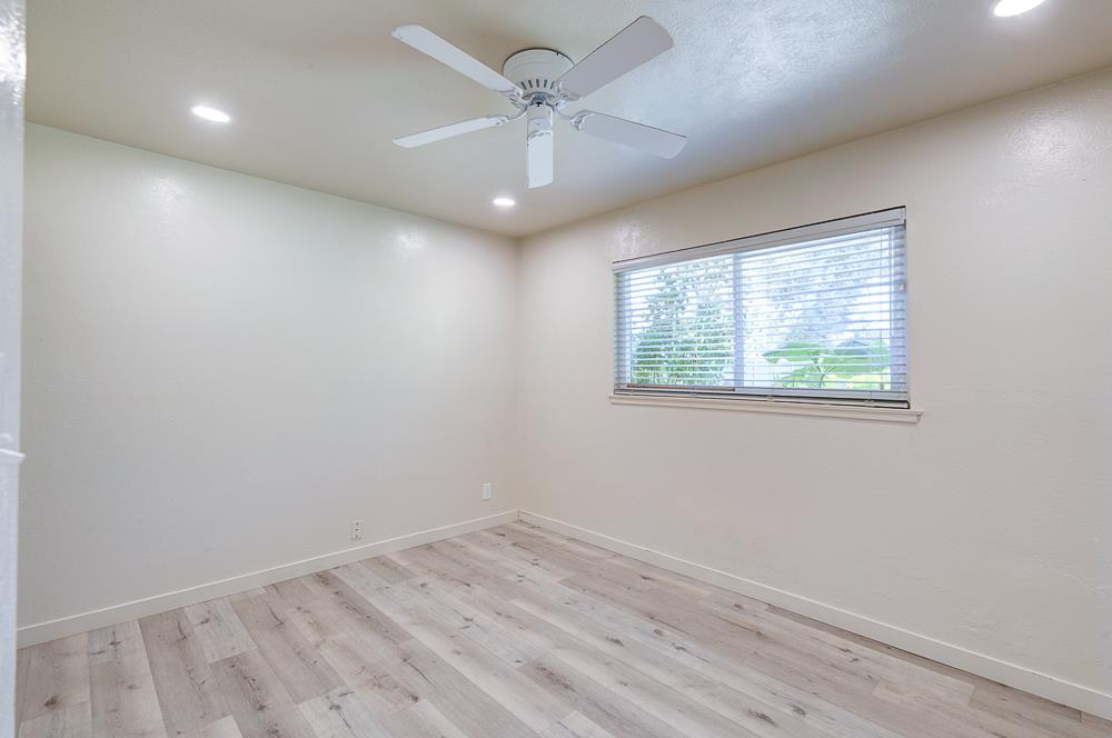 4563 4563 E Sierra Madre Ave, Fresno, CA 93726