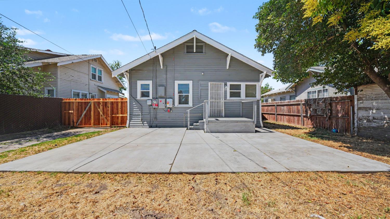 115 W 19th St, Merced, CA 95340