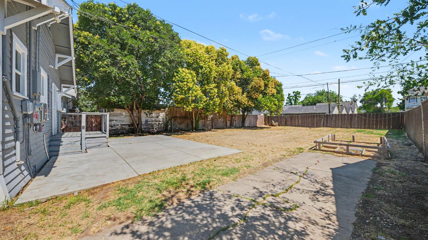 115 W 19th St, Merced, CA 95340