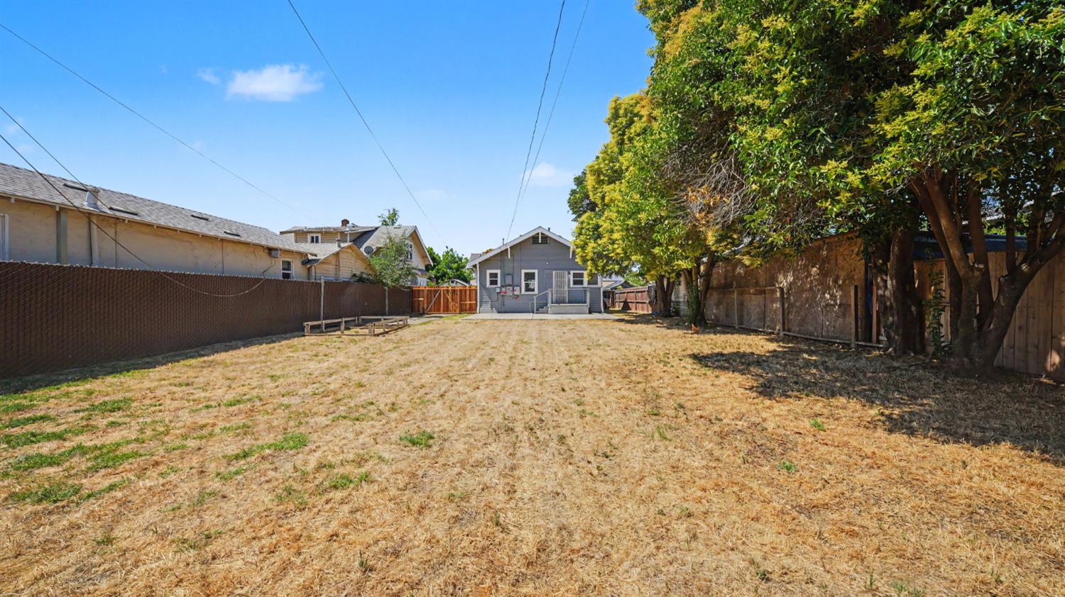 115 W 19th St, Merced, CA 95340
