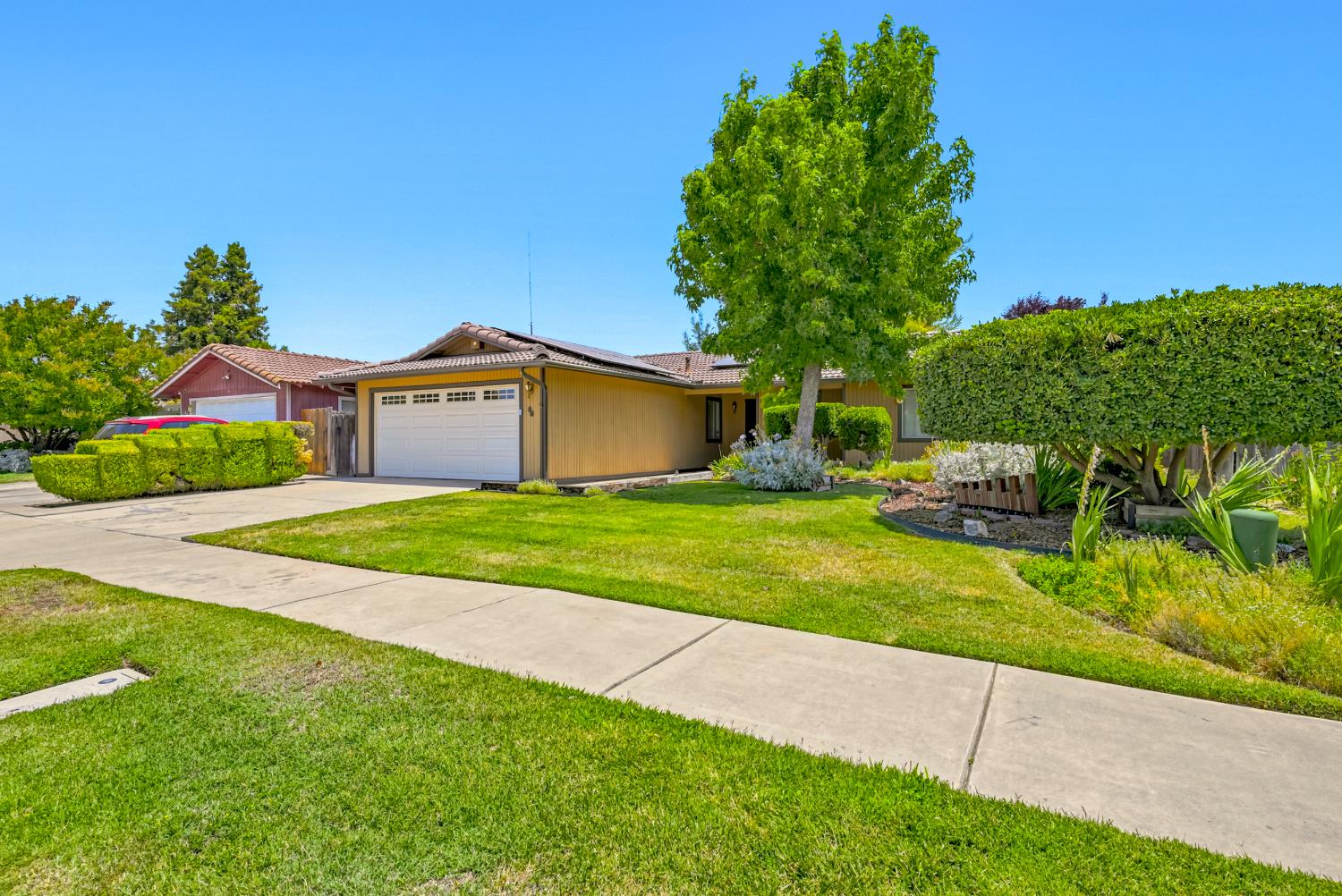88 Sweetwater Ave, Merced, CA 95341