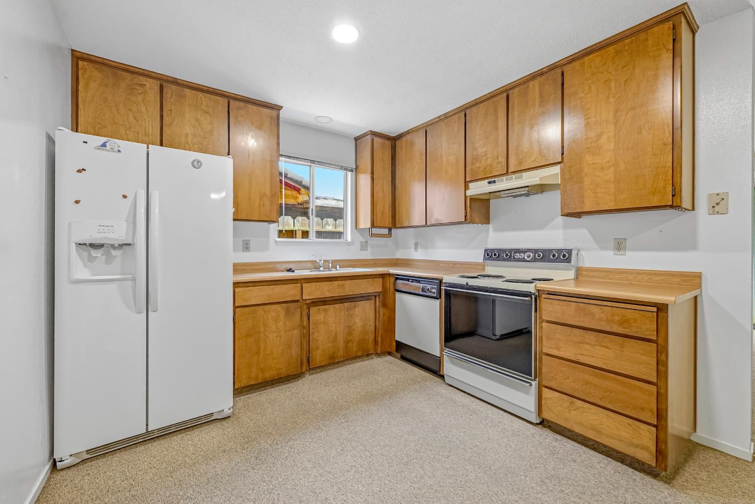88 Sweetwater Ave, Merced, CA 95341