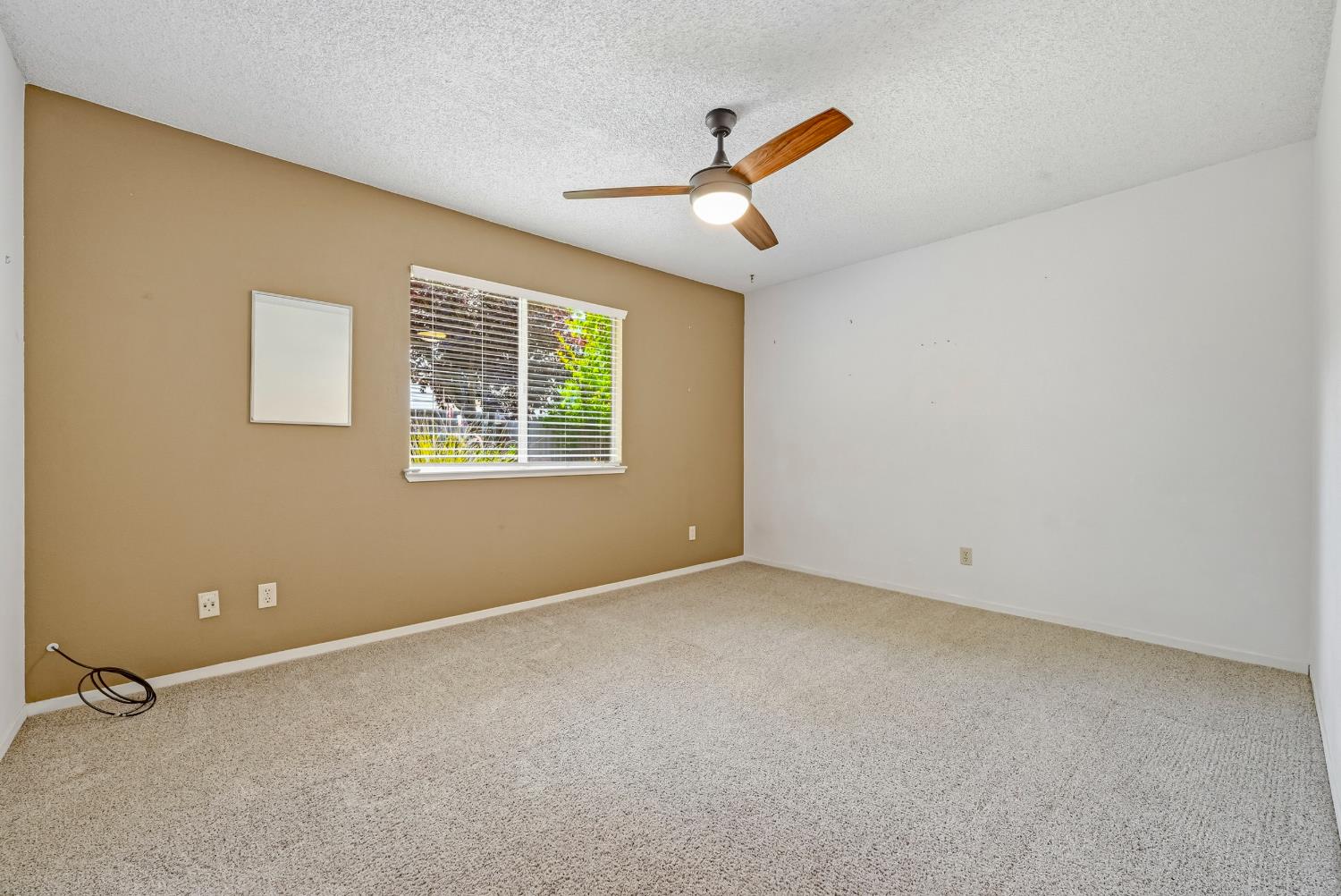 88 Sweetwater Ave, Merced, CA 95341