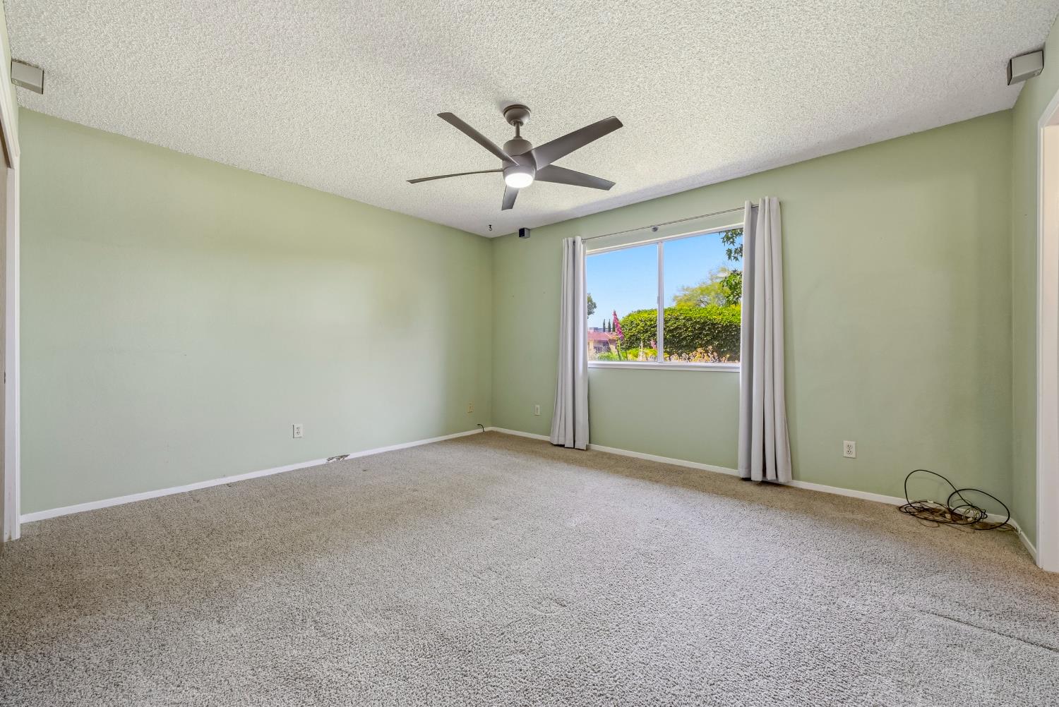 88 Sweetwater Ave, Merced, CA 95341