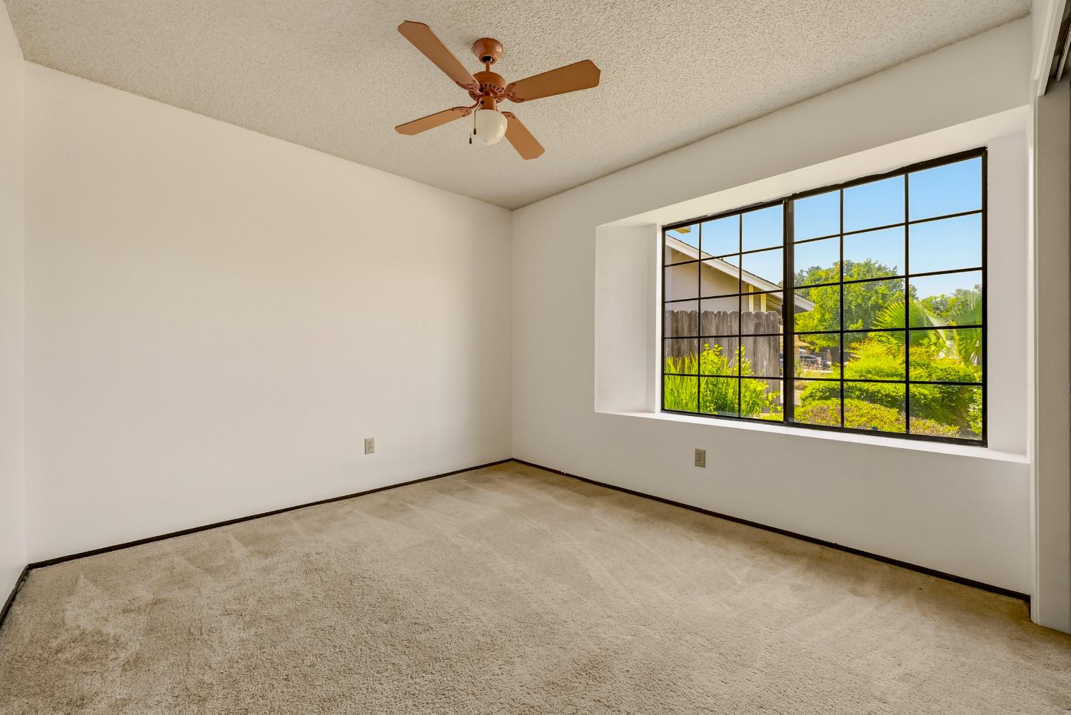 3544 Traveler Ct, Modesto, CA 95355