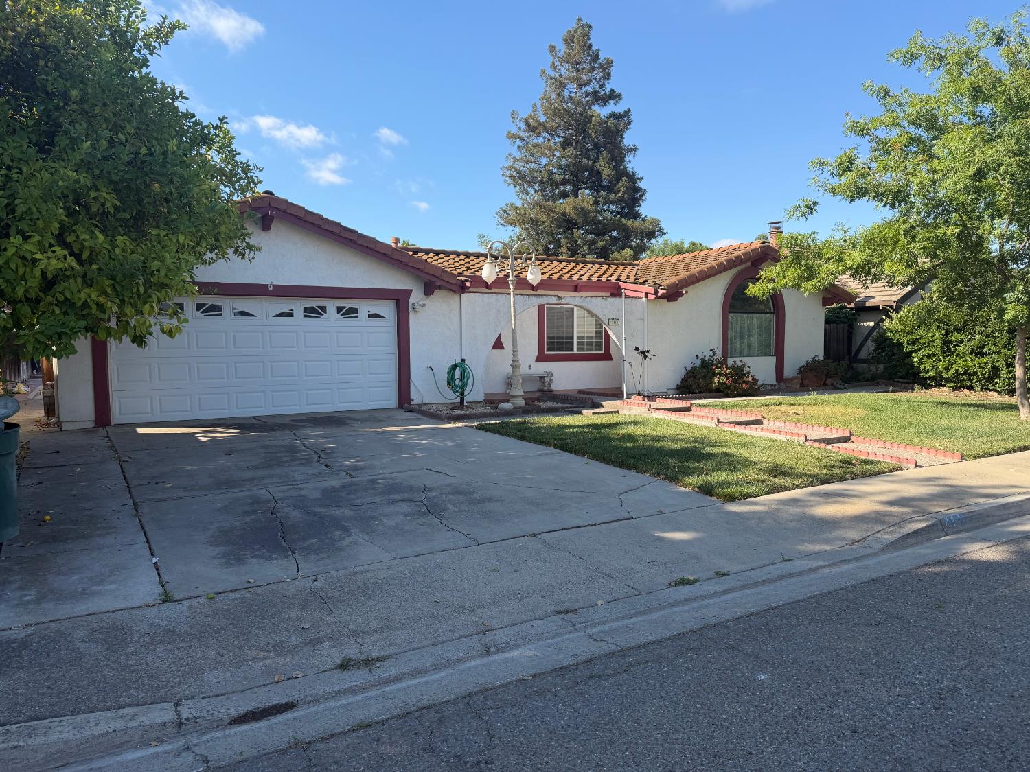 414 Vicki Lynn Ln, Patterson, CA 95363