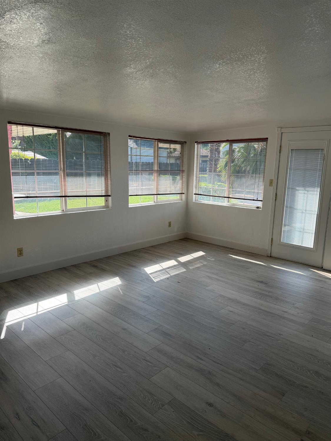414 Vicki Lynn Ln, Patterson, CA 95363