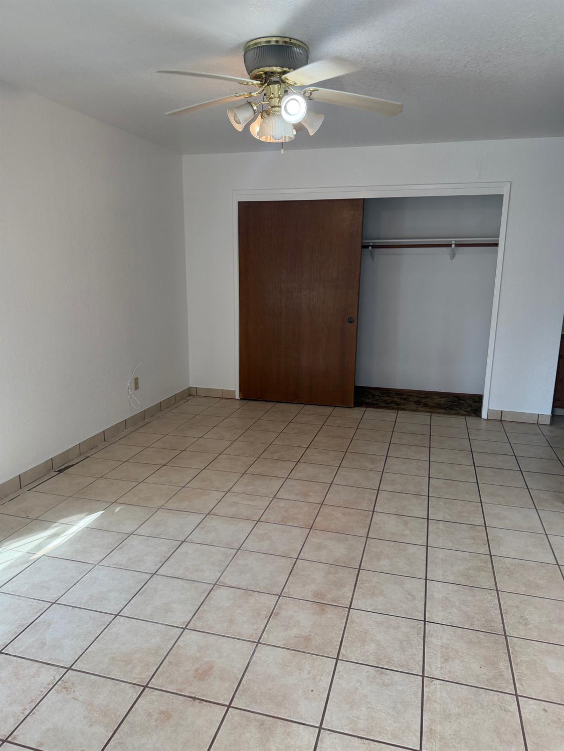 414 Vicki Lynn Ln, Patterson, CA 95363