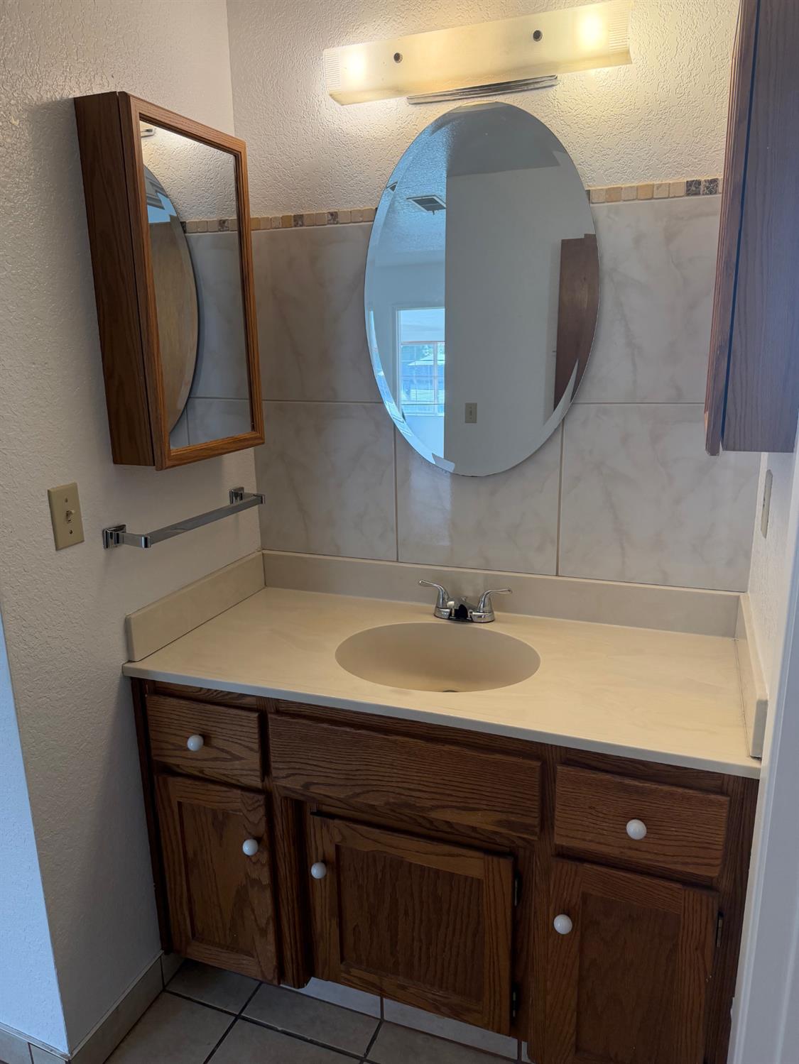 414 Vicki Lynn Ln, Patterson, CA 95363