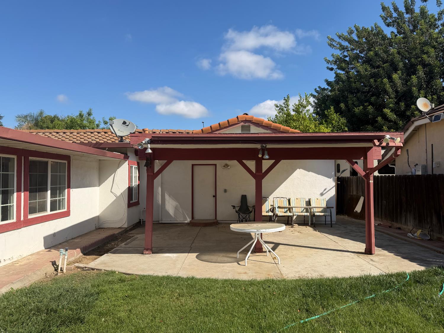414 Vicki Lynn Ln, Patterson, CA 95363