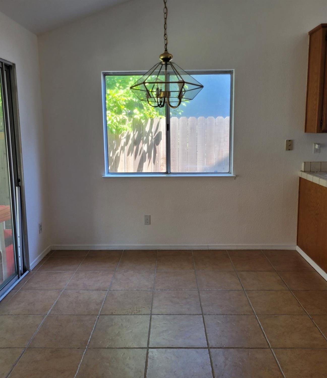309 Kirbys Mill Dr, Modesto, CA 95358