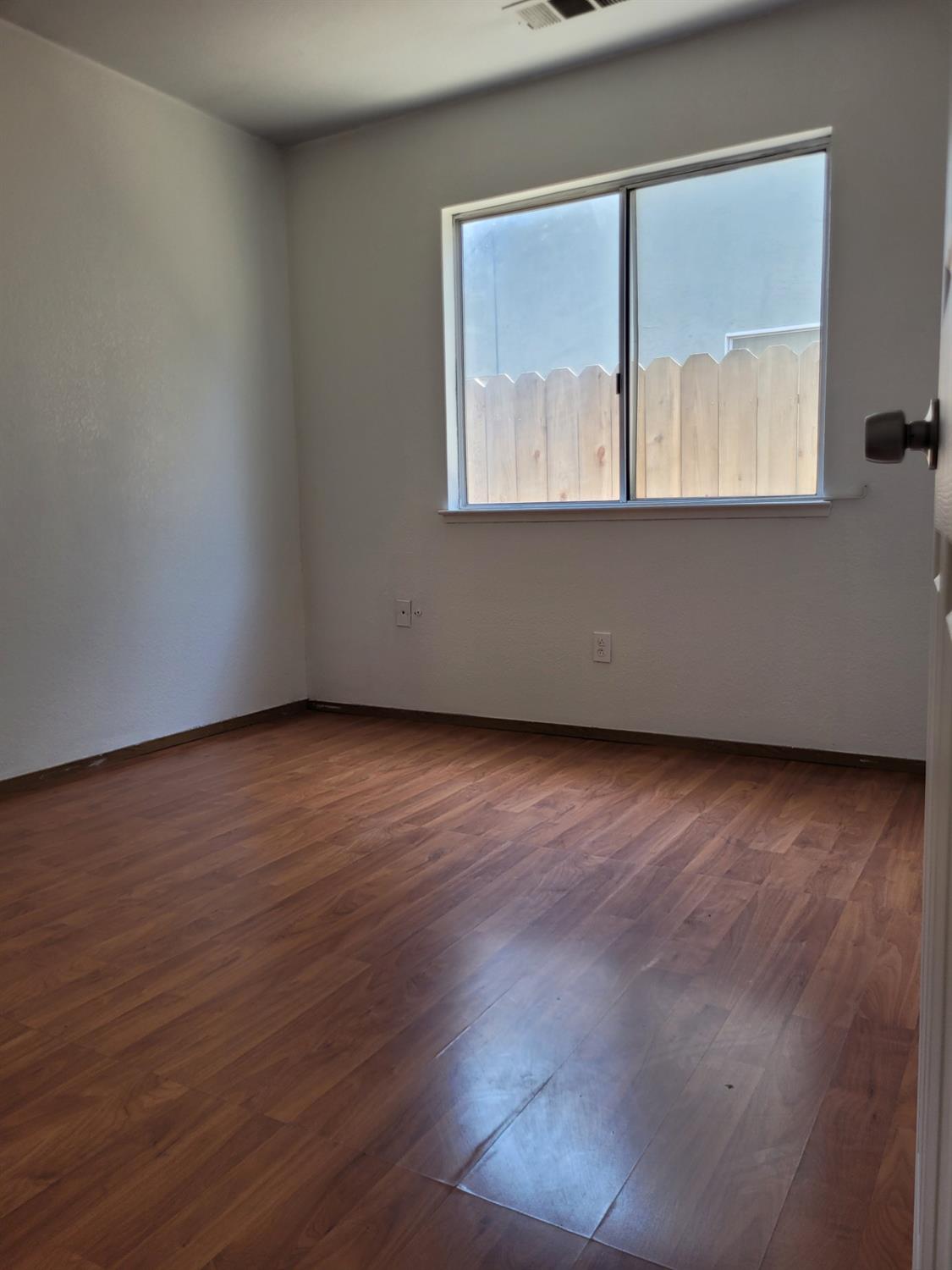 309 Kirbys Mill Dr, Modesto, CA 95358