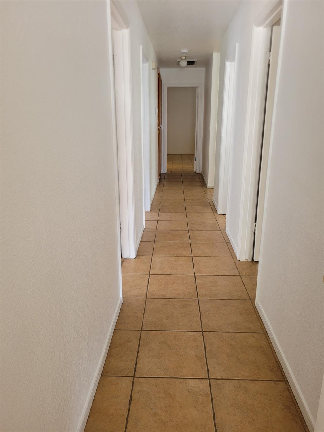 309 Kirbys Mill Dr, Modesto, CA 95358