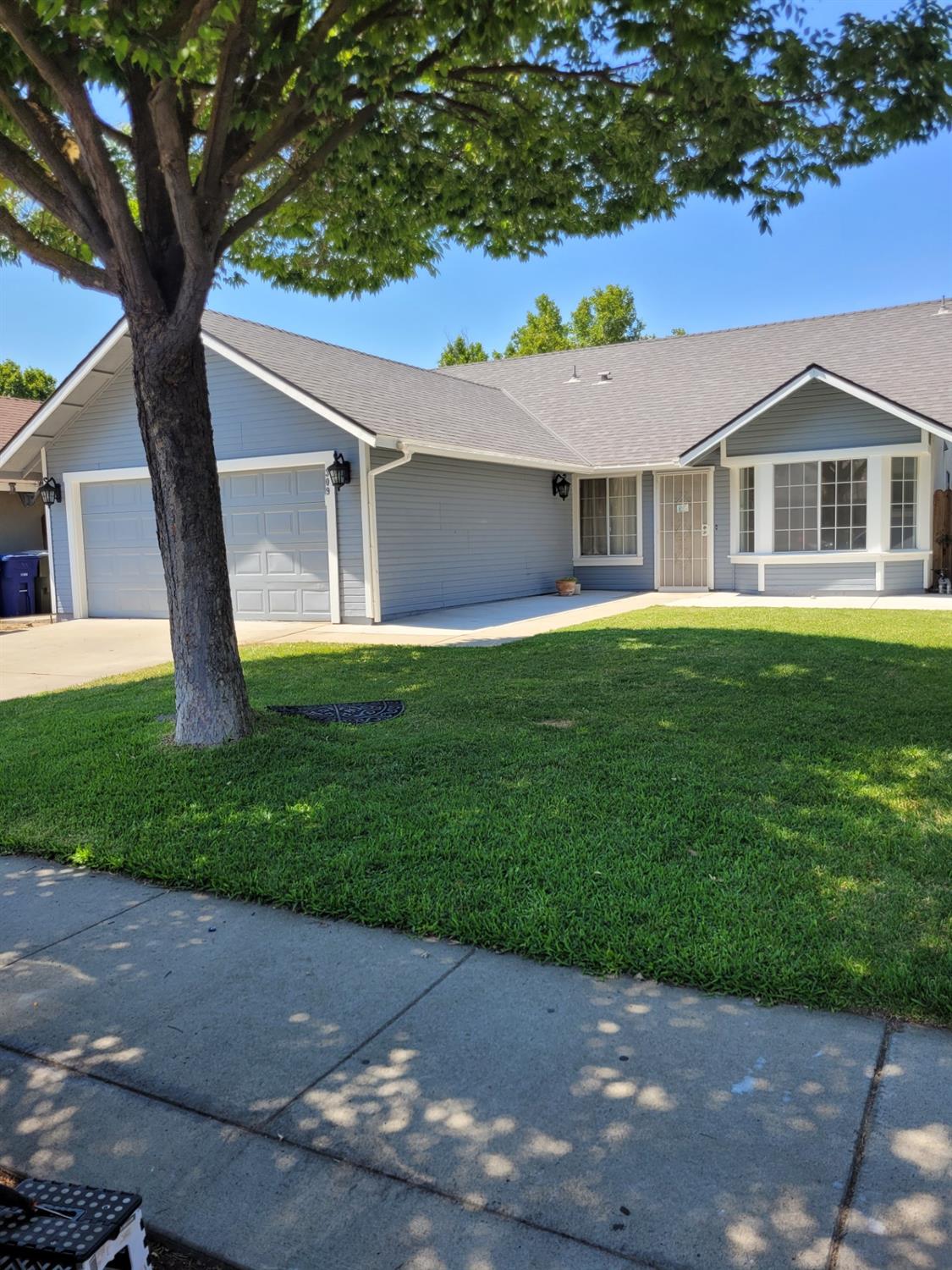 309 Kirbys Mill Dr, Modesto, CA 95358