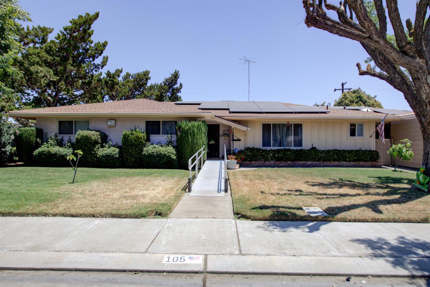 105 Gill Way, Chowchilla, CA 93610