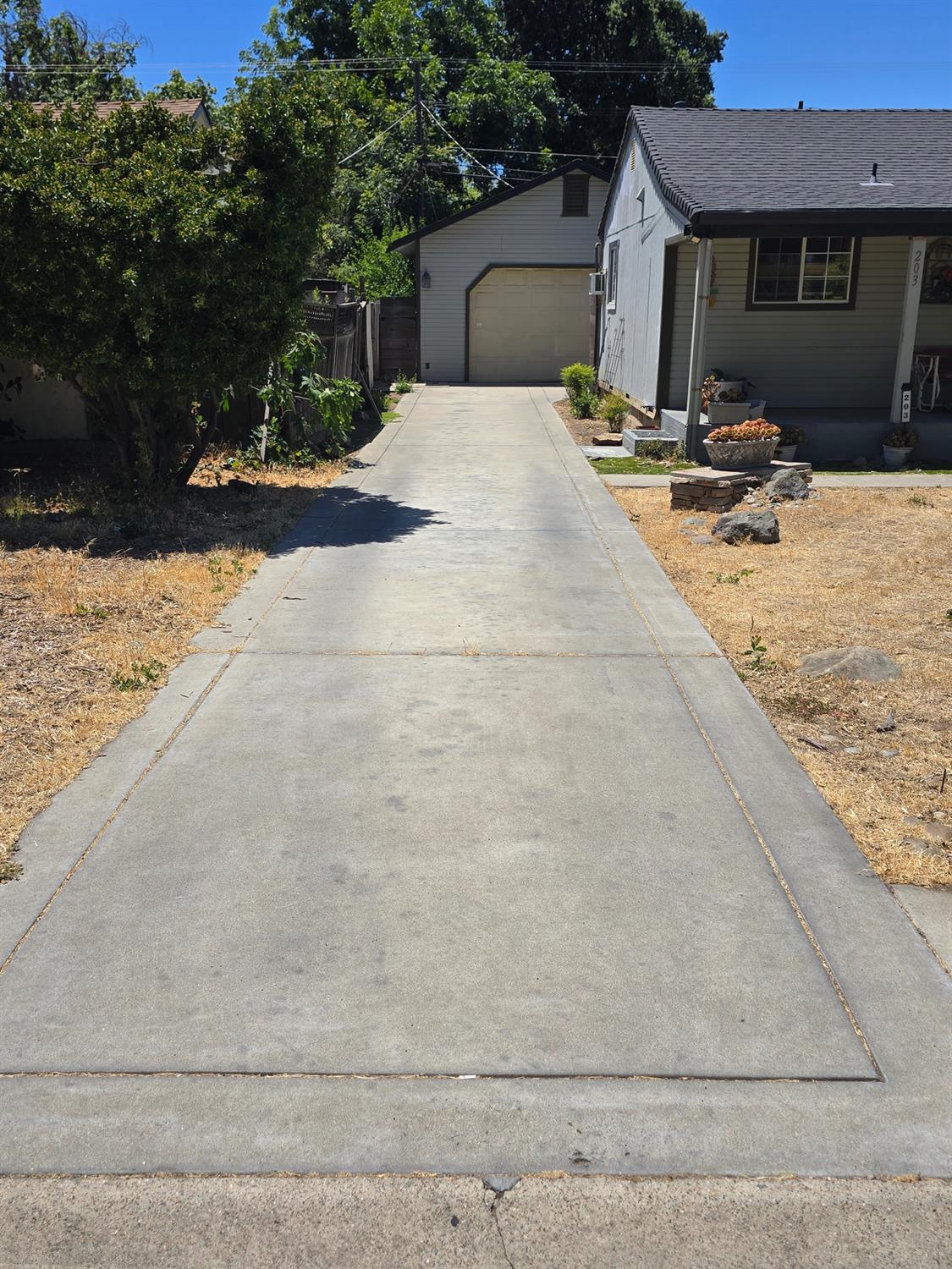 203 Severin Ave, Modesto, CA 95354