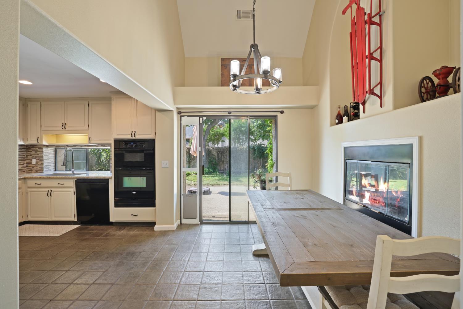 1189 Merganser Pl, Manteca, CA 95337