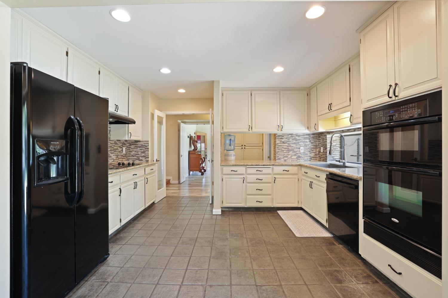 1189 Merganser Pl, Manteca, CA 95337