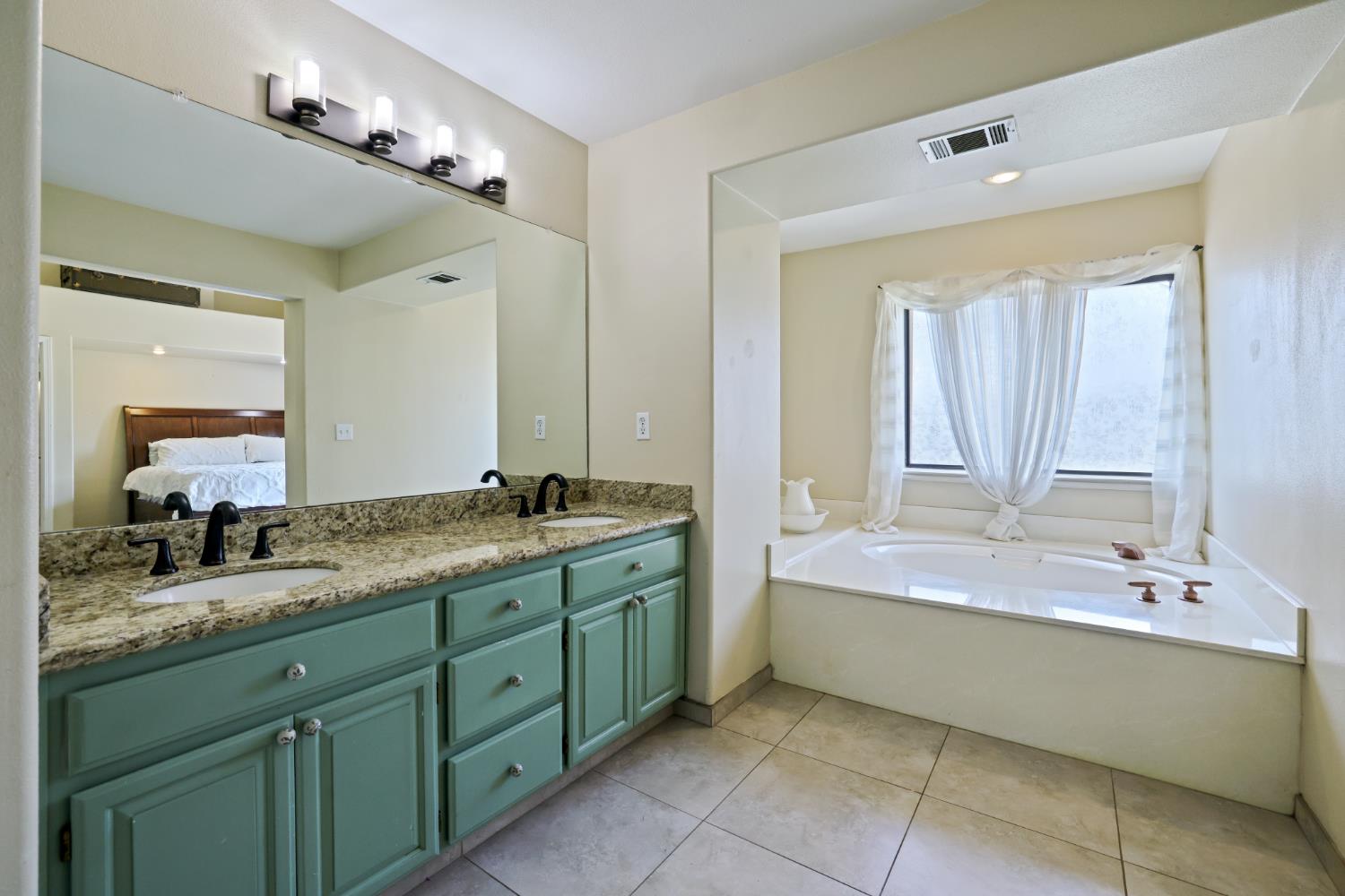 1189 Merganser Pl, Manteca, CA 95337