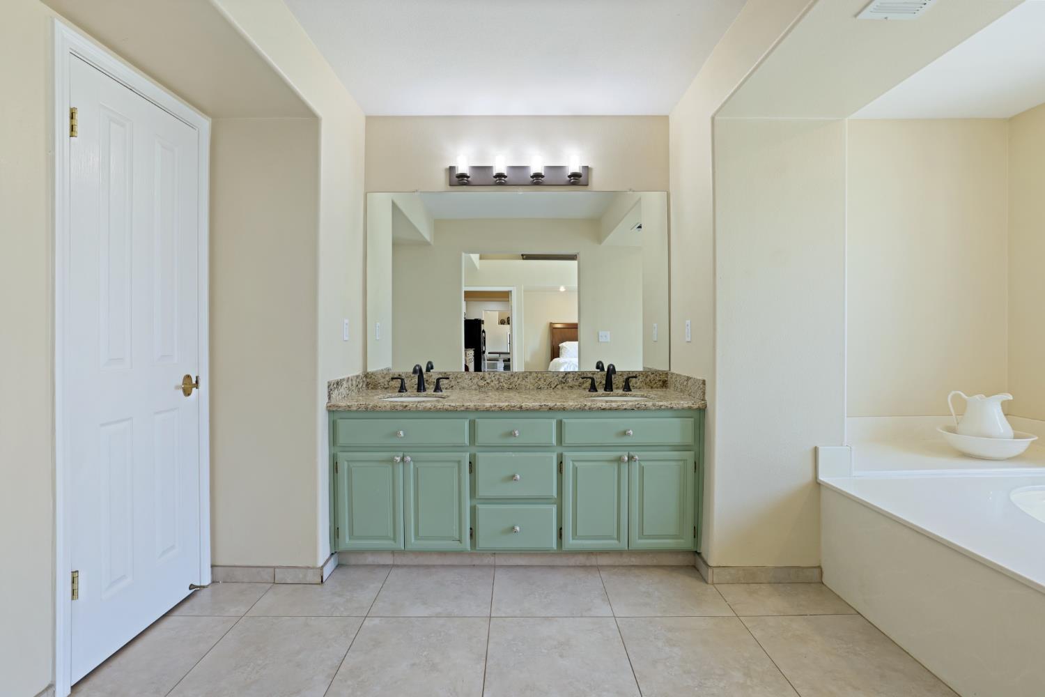 1189 Merganser Pl, Manteca, CA 95337