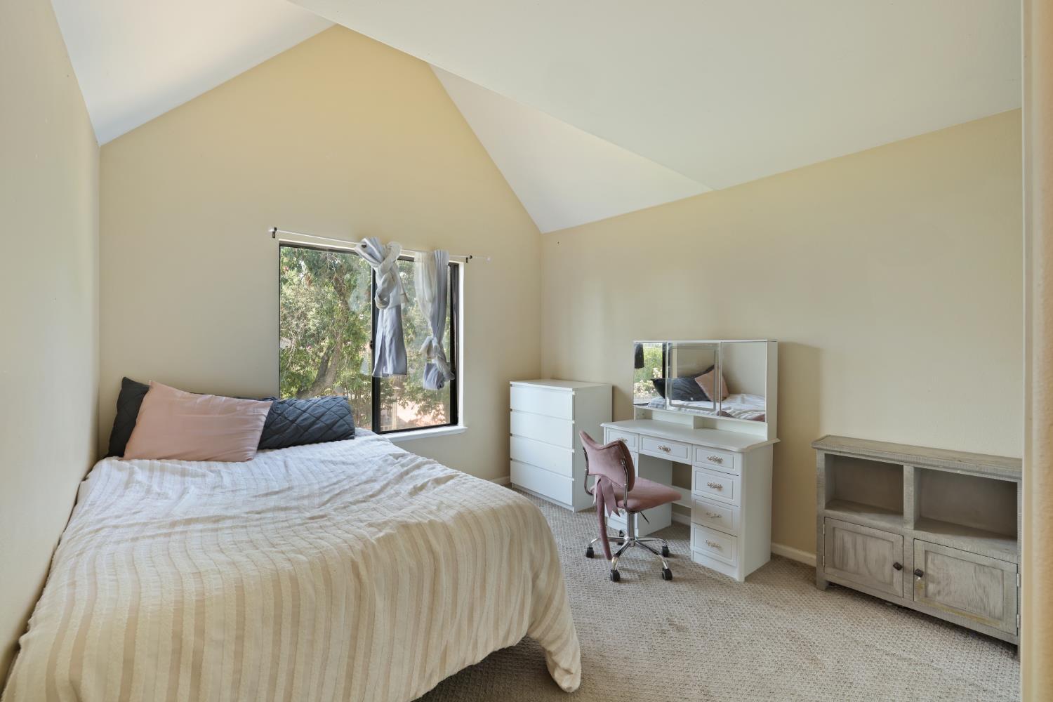 1189 Merganser Pl, Manteca, CA 95337