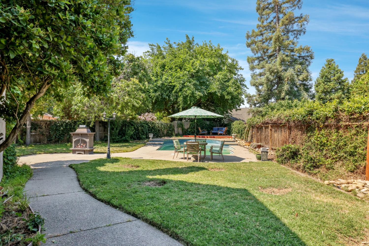 1189 Merganser Pl, Manteca, CA 95337