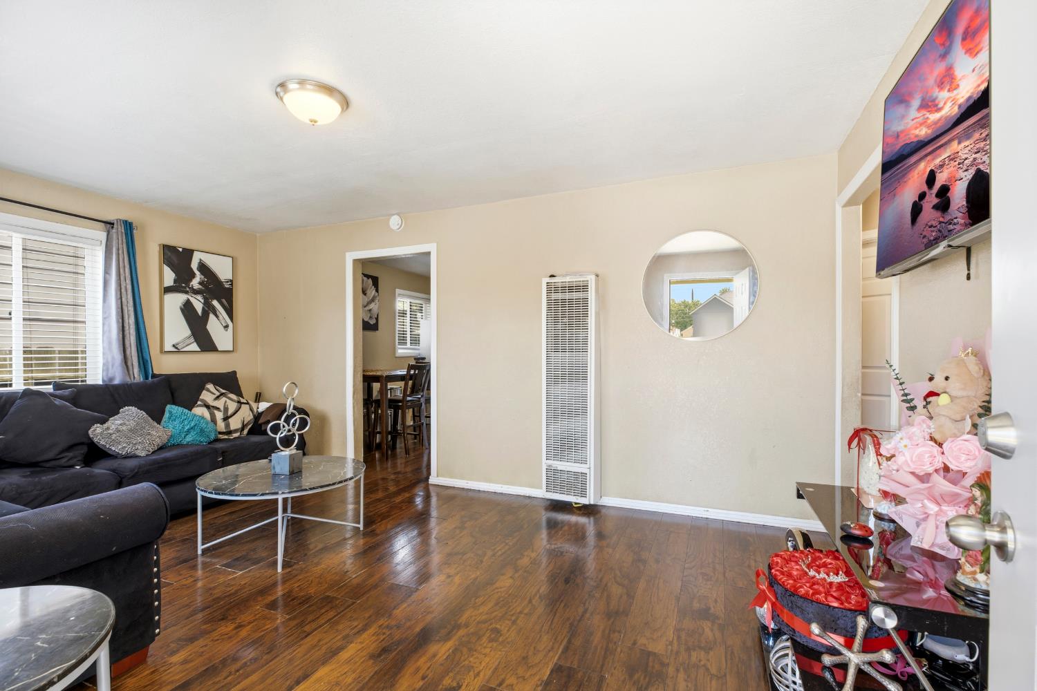221 W 20th St, Merced, CA 95340