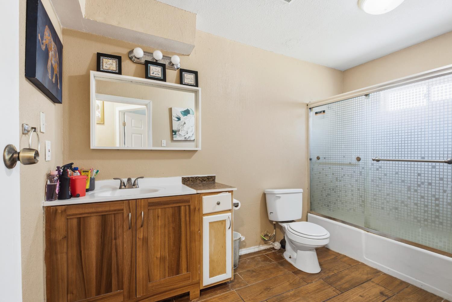 221 W 20th St, Merced, CA 95340