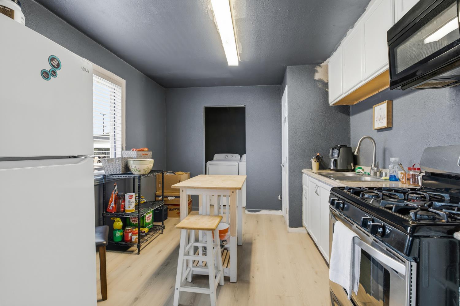 221 W 20th St, Merced, CA 95340