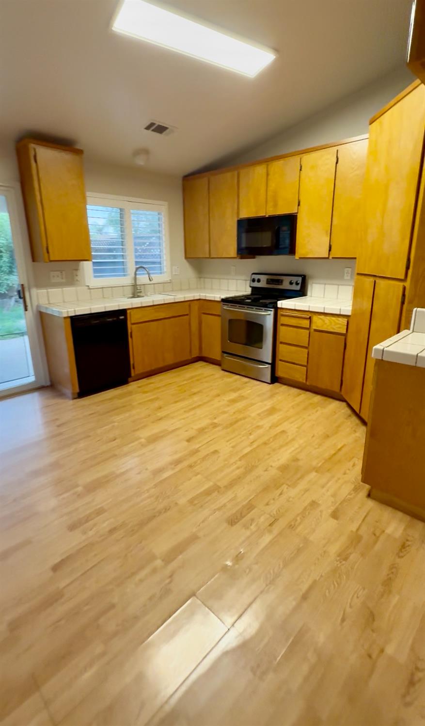 12200 Quicksilver St, Waterford, CA 95386