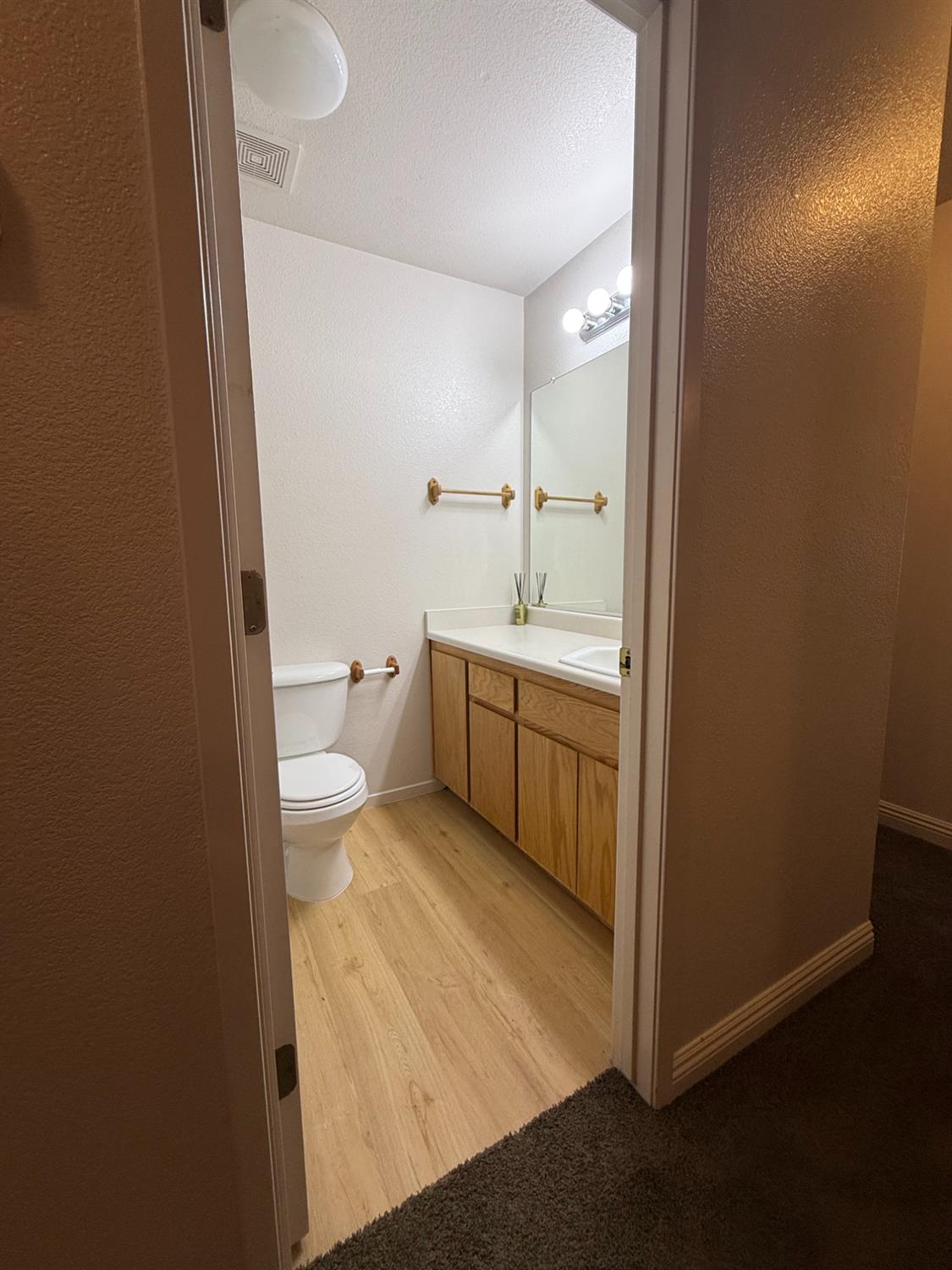 12200 Quicksilver St, Waterford, CA 95386