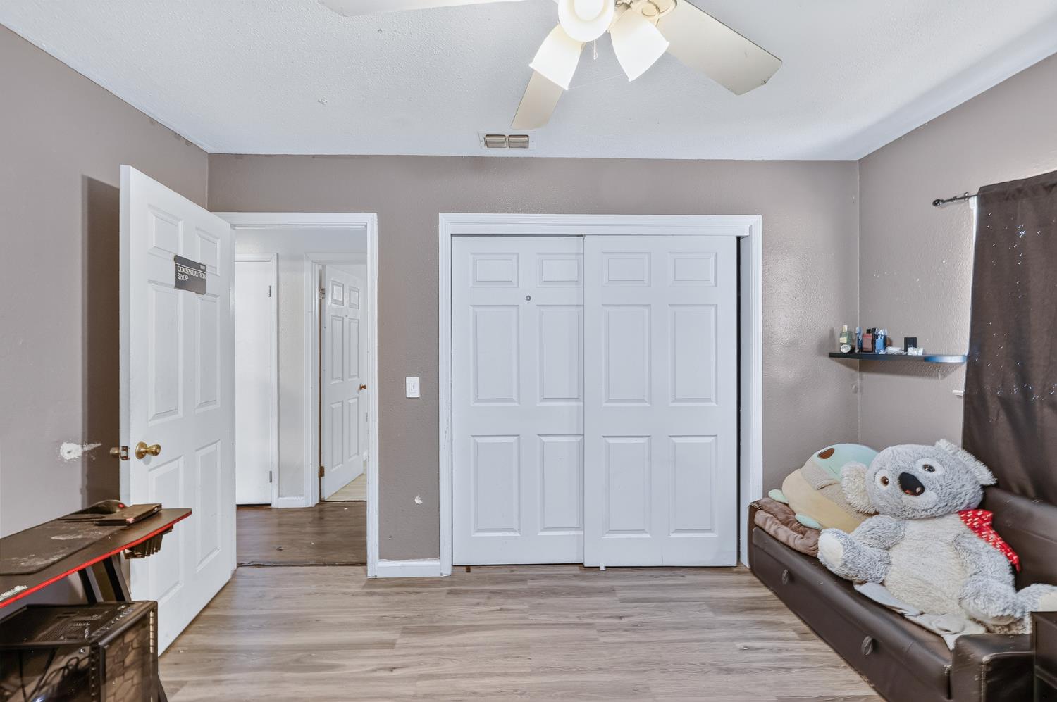 620 N Granada Dr, Madera, CA 93637