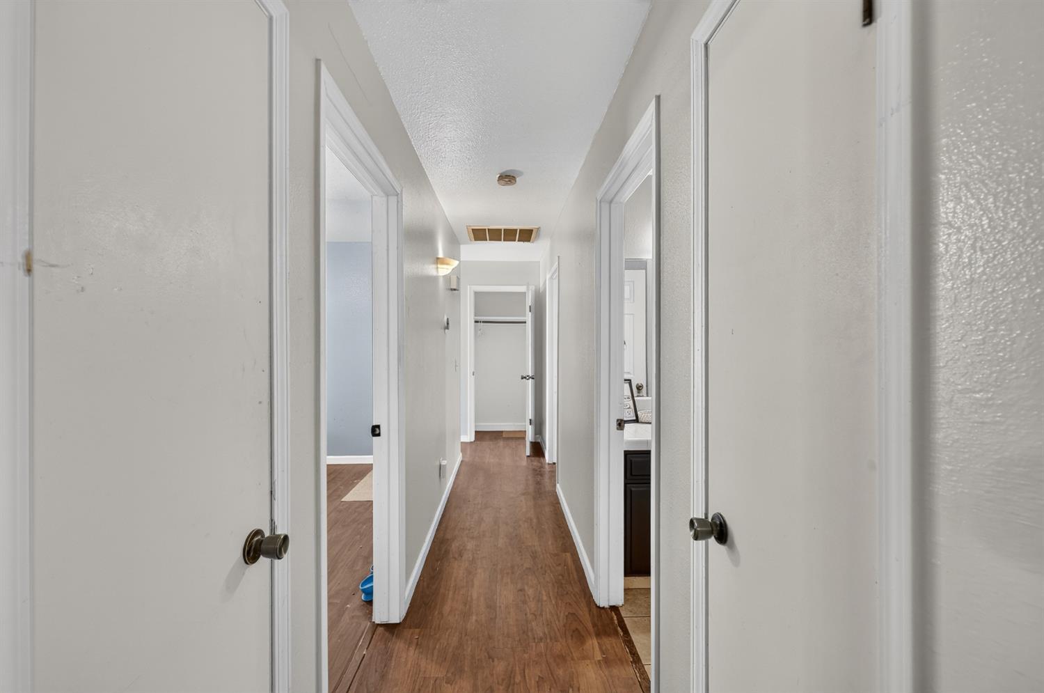 620 N Granada Dr, Madera, CA 93637