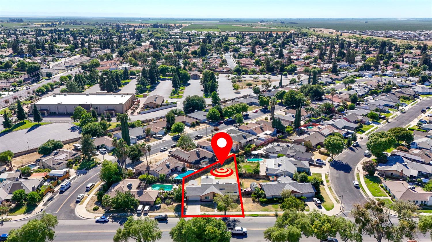 620 N Granada Dr, Madera, CA 93637