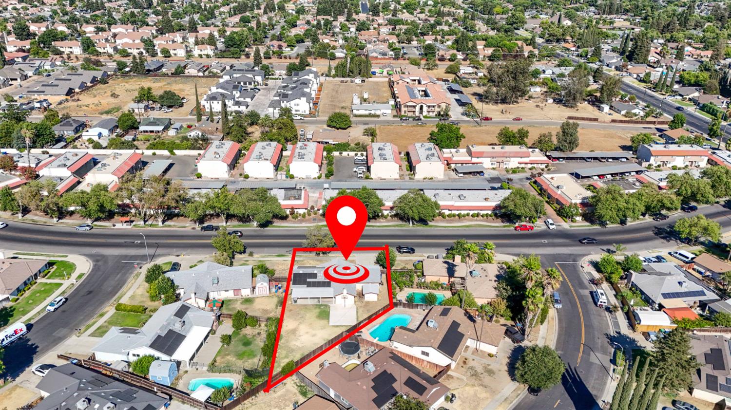 620 N Granada Dr, Madera, CA 93637