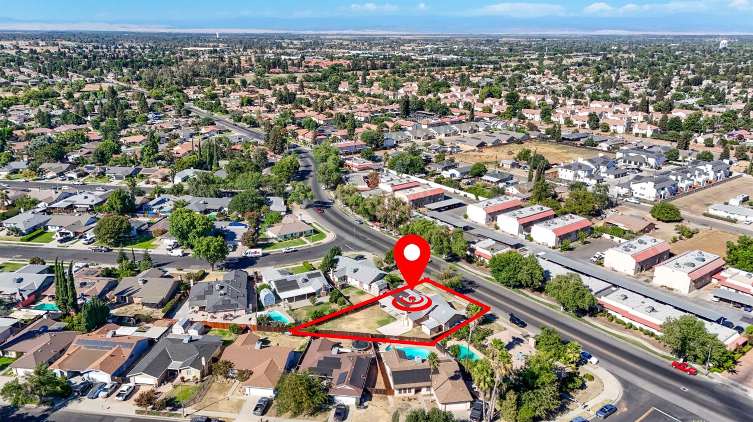 620 N Granada Dr, Madera, CA 93637