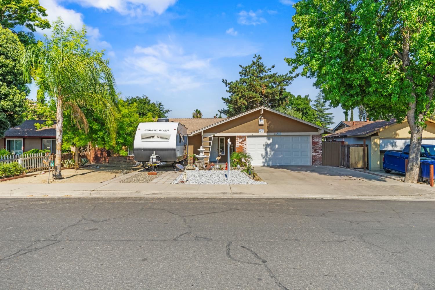 212 Hubert Dr, Modesto, CA 95354