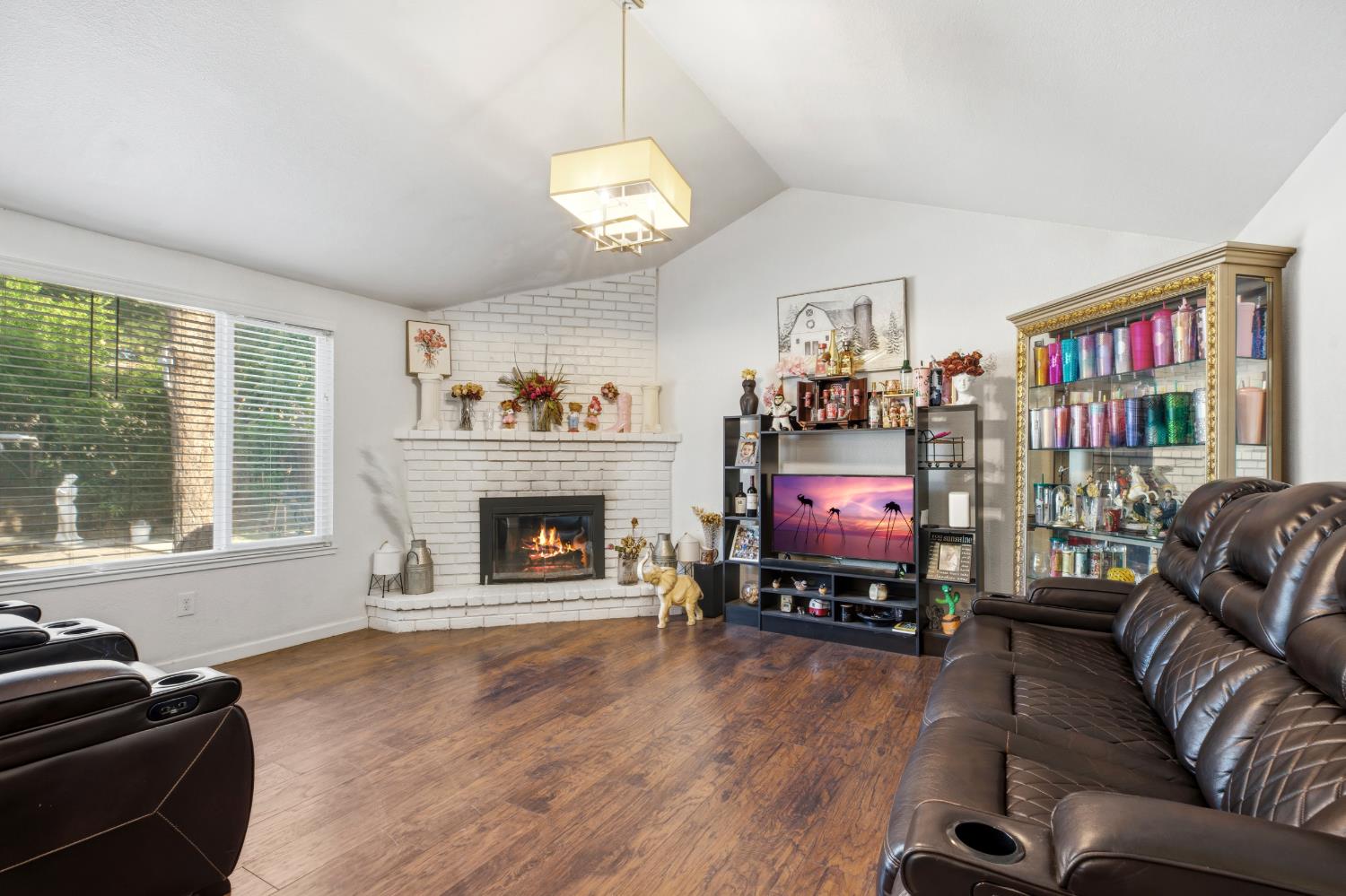 212 Hubert Dr, Modesto, CA 95354