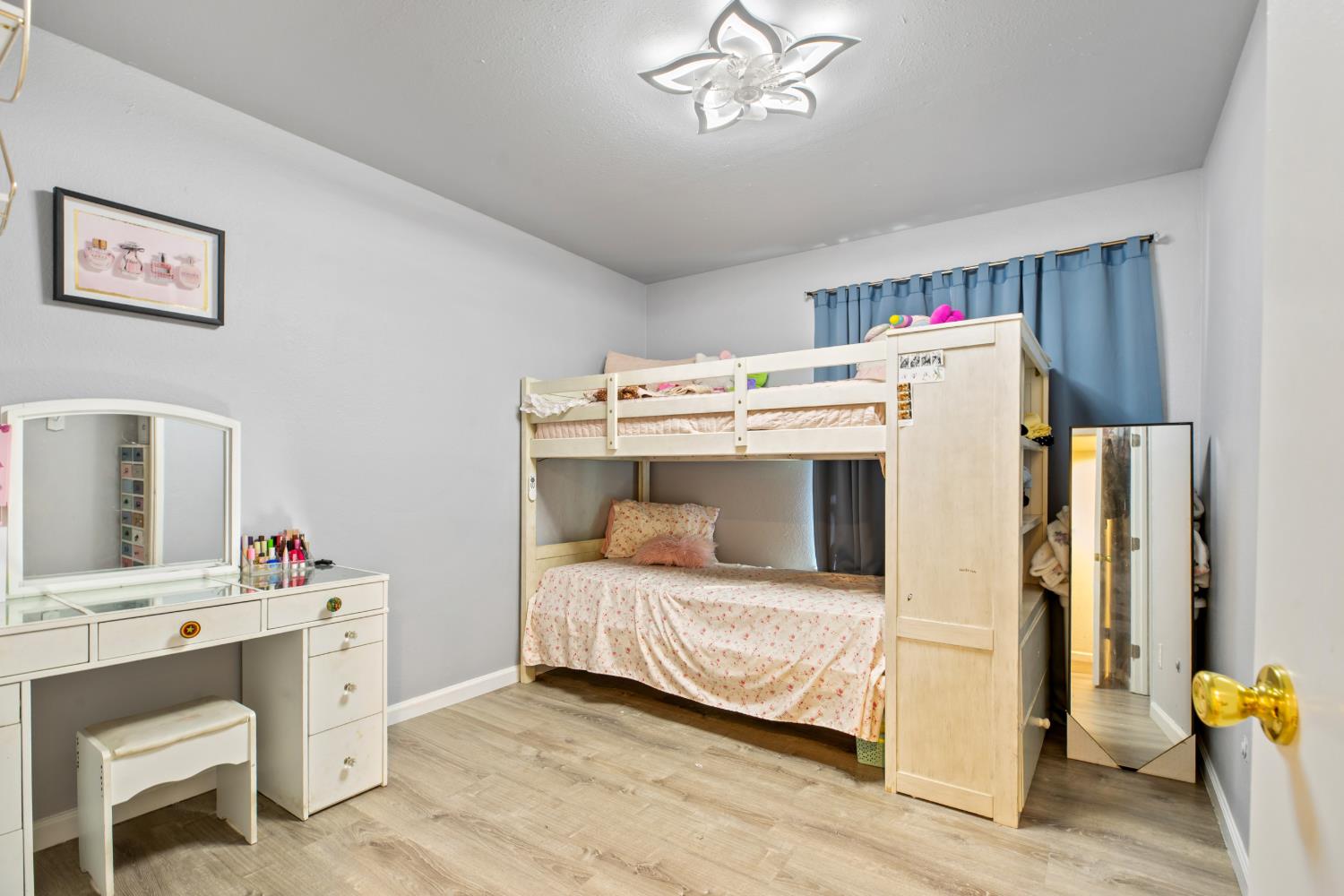 212 Hubert Dr, Modesto, CA 95354