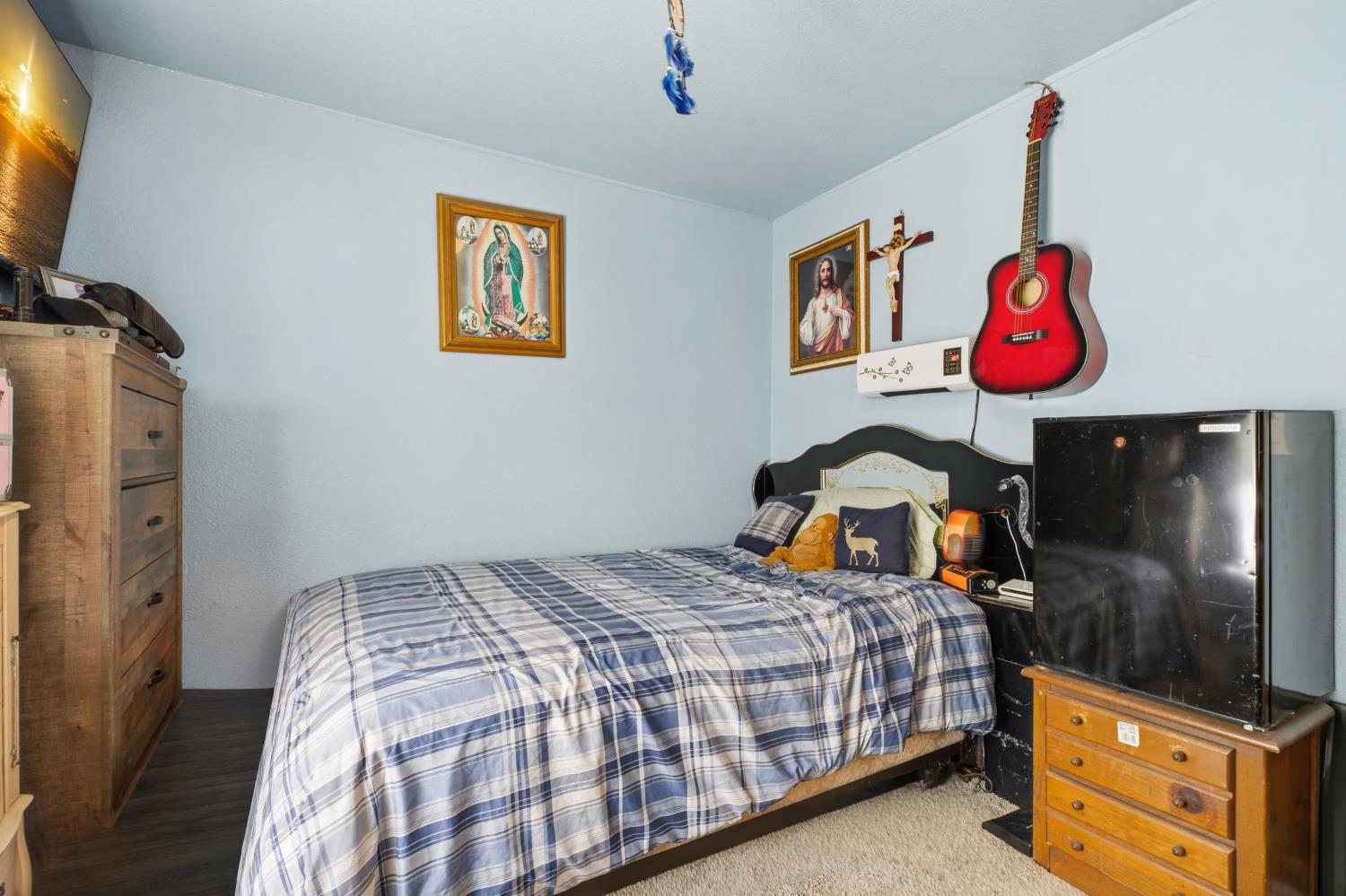 212 Hubert Dr, Modesto, CA 95354