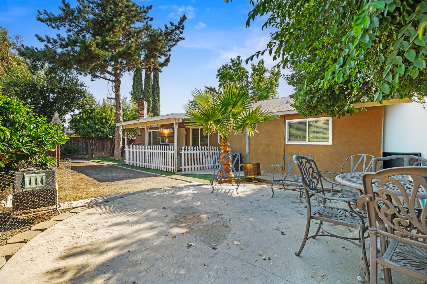 212 Hubert Dr, Modesto, CA 95354