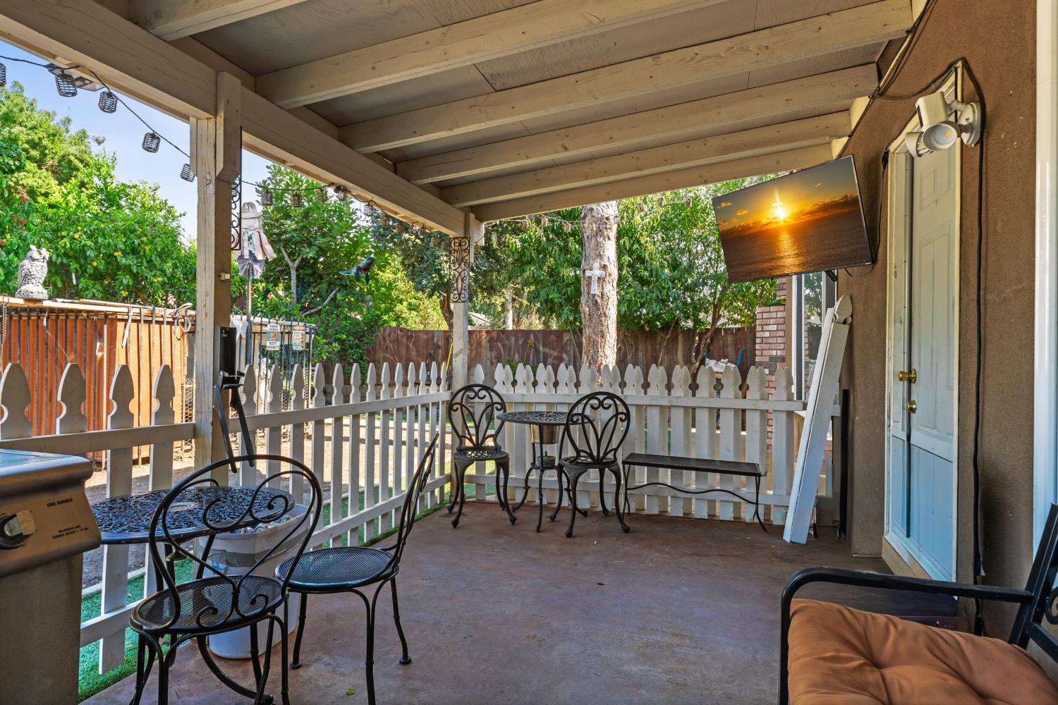 212 Hubert Dr, Modesto, CA 95354