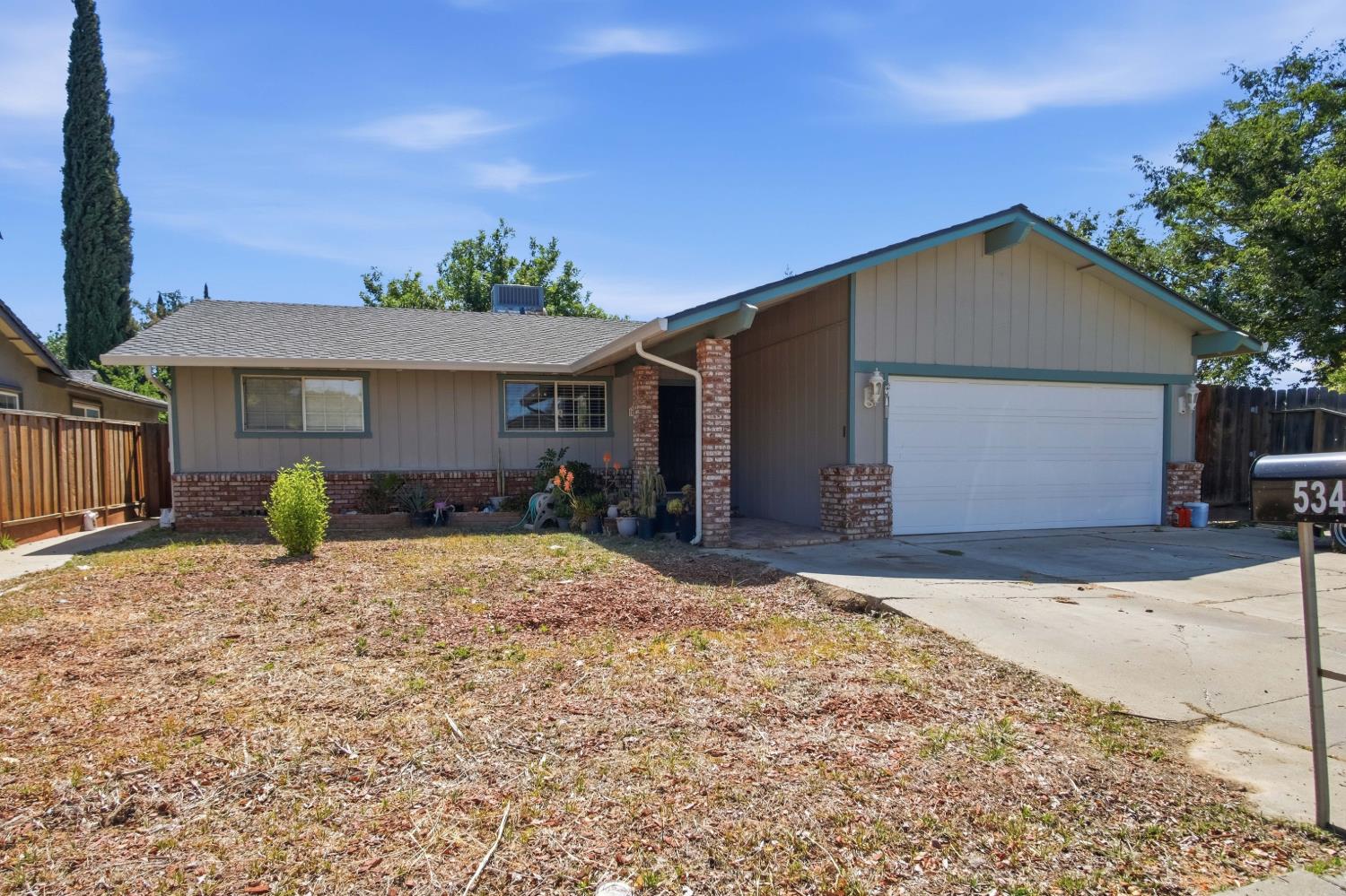 534 Lola Ln, Patterson, CA 95363