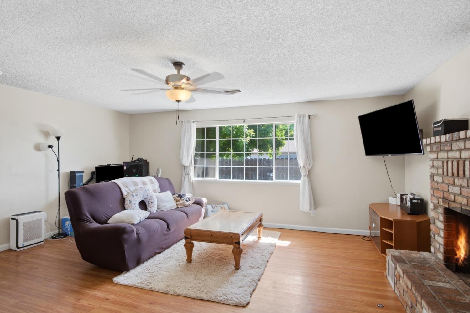 534 Lola Ln, Patterson, CA 95363