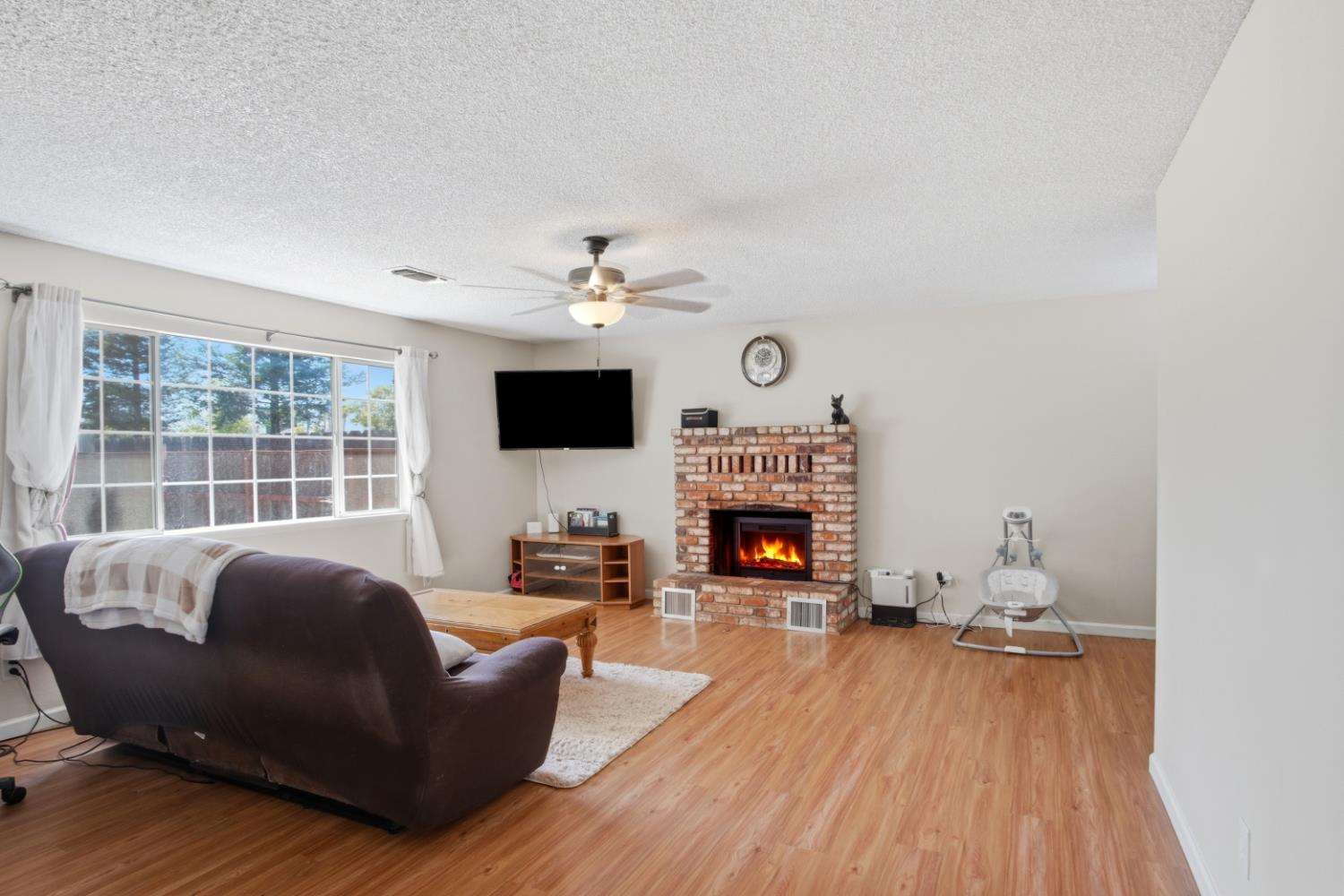 534 Lola Ln, Patterson, CA 95363