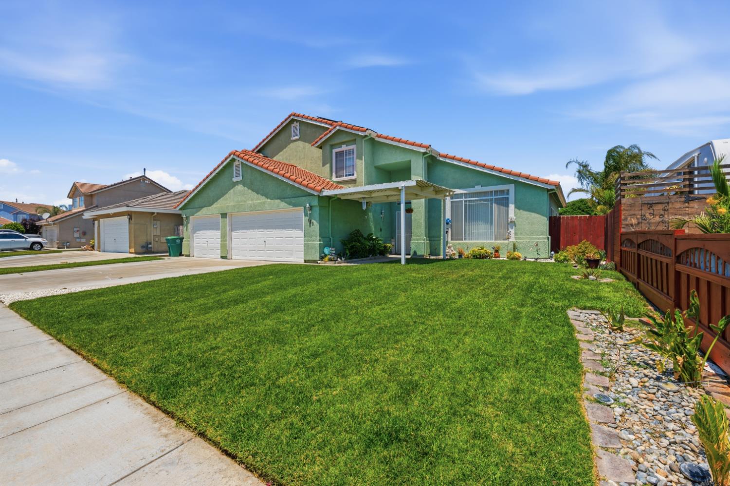 160 Grenache Ct, Los Banos, CA 93635