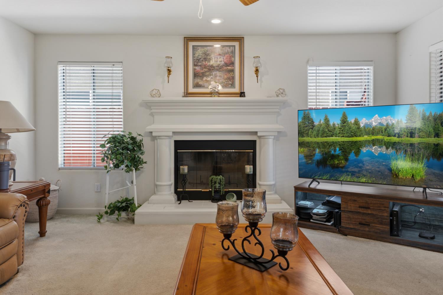 160 Grenache Ct, Los Banos, CA 93635