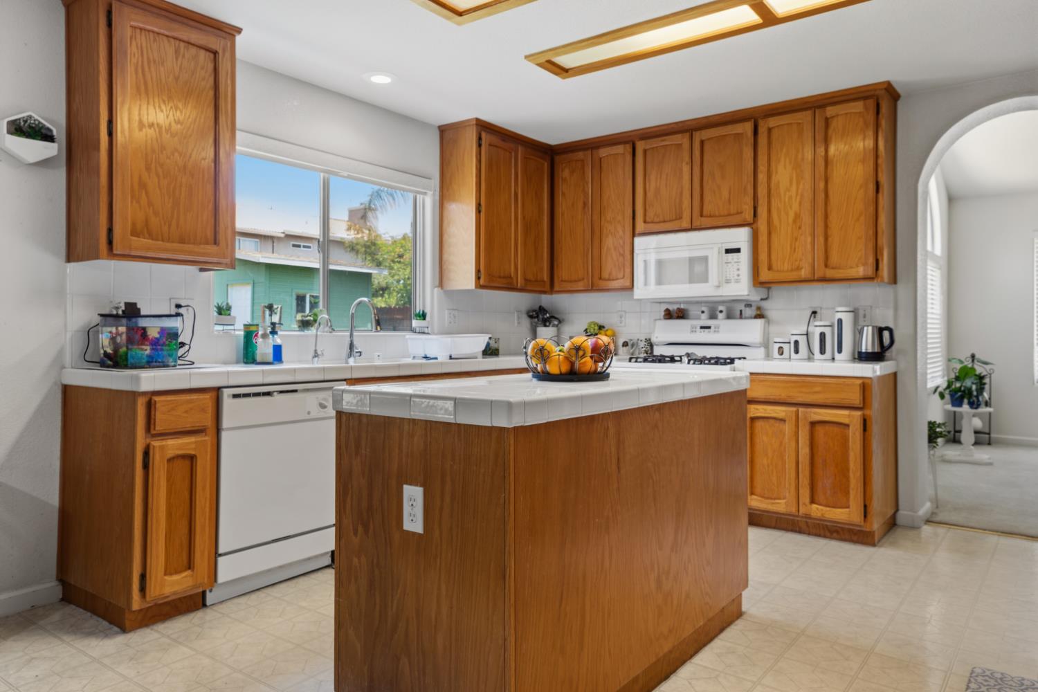 160 Grenache Ct, Los Banos, CA 93635