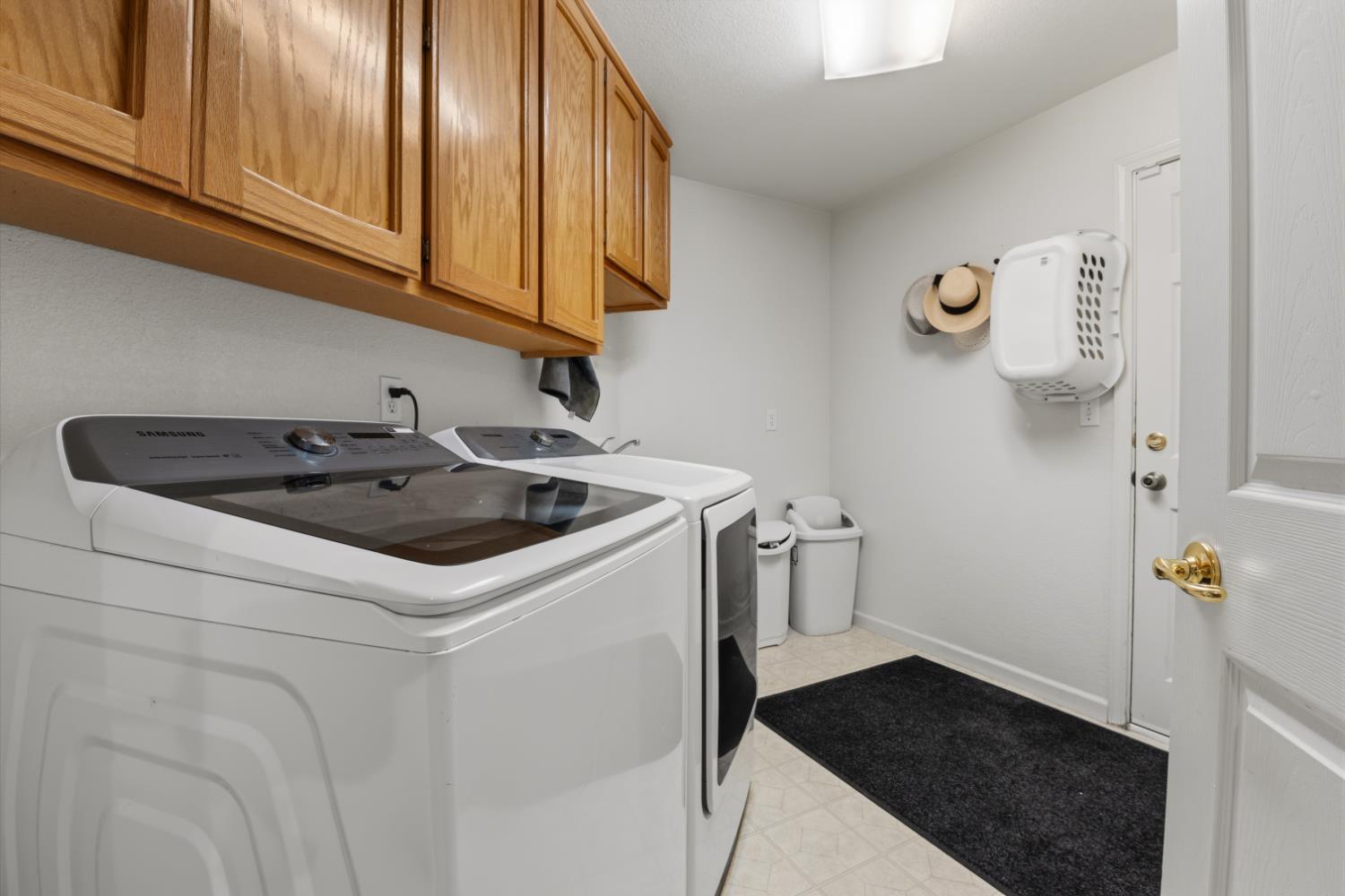 160 Grenache Ct, Los Banos, CA 93635