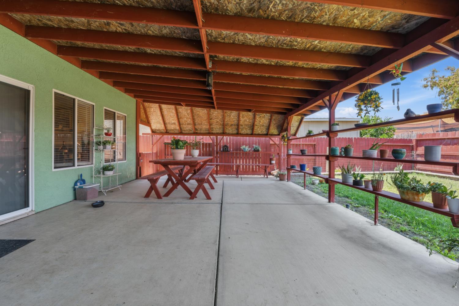 160 Grenache Ct, Los Banos, CA 93635